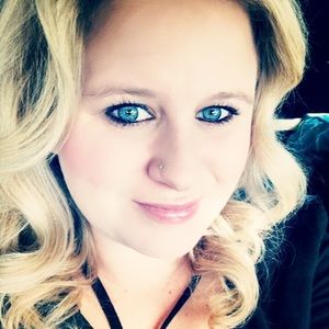 Meet your Posher, Noelle